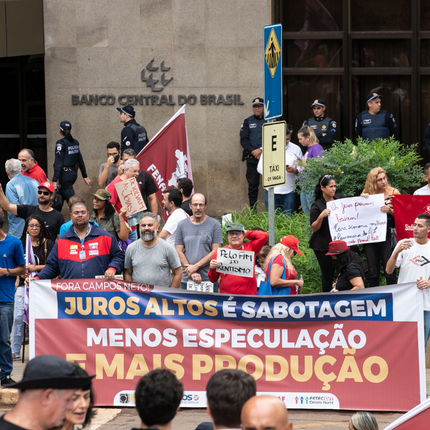 Ato contra juros altos 430.png